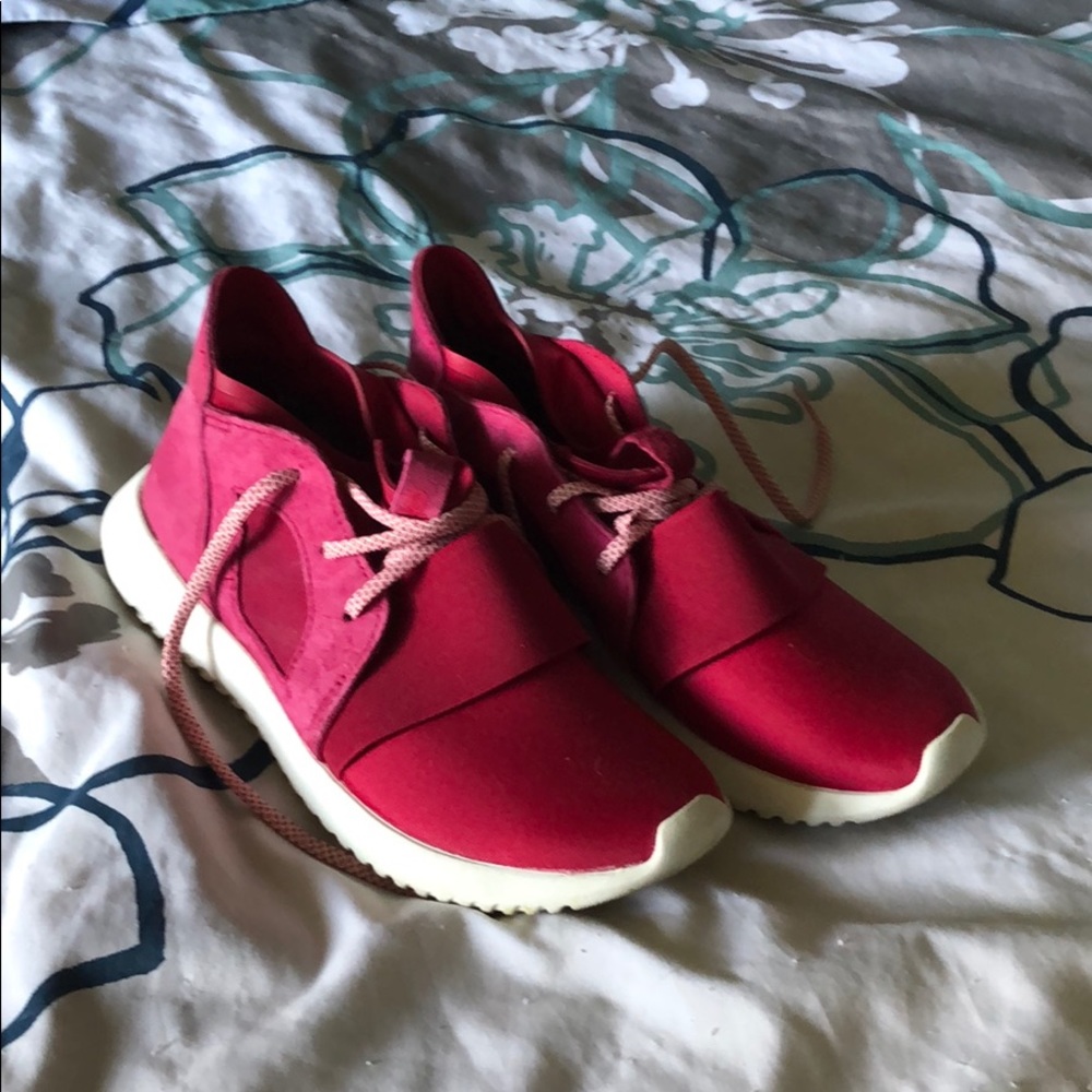 Adidas shoes (mauve/red)